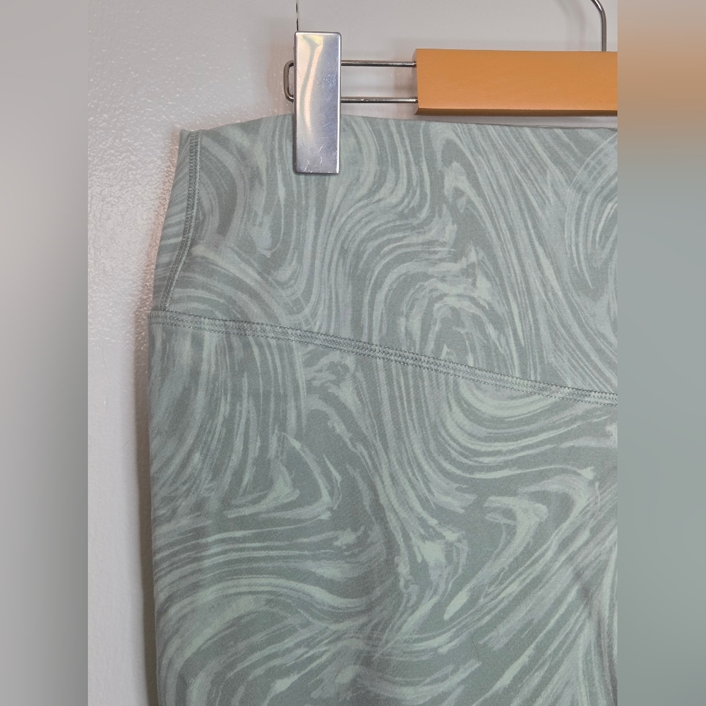 Old Navy Women's XL Active Powerchill Mint Swirl Go-Dry High Rise Leggings
